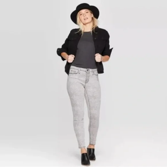 Universal Threads High Rise Skinny Jeans Gray Animal Print sz 12 - Picture 1 of 11